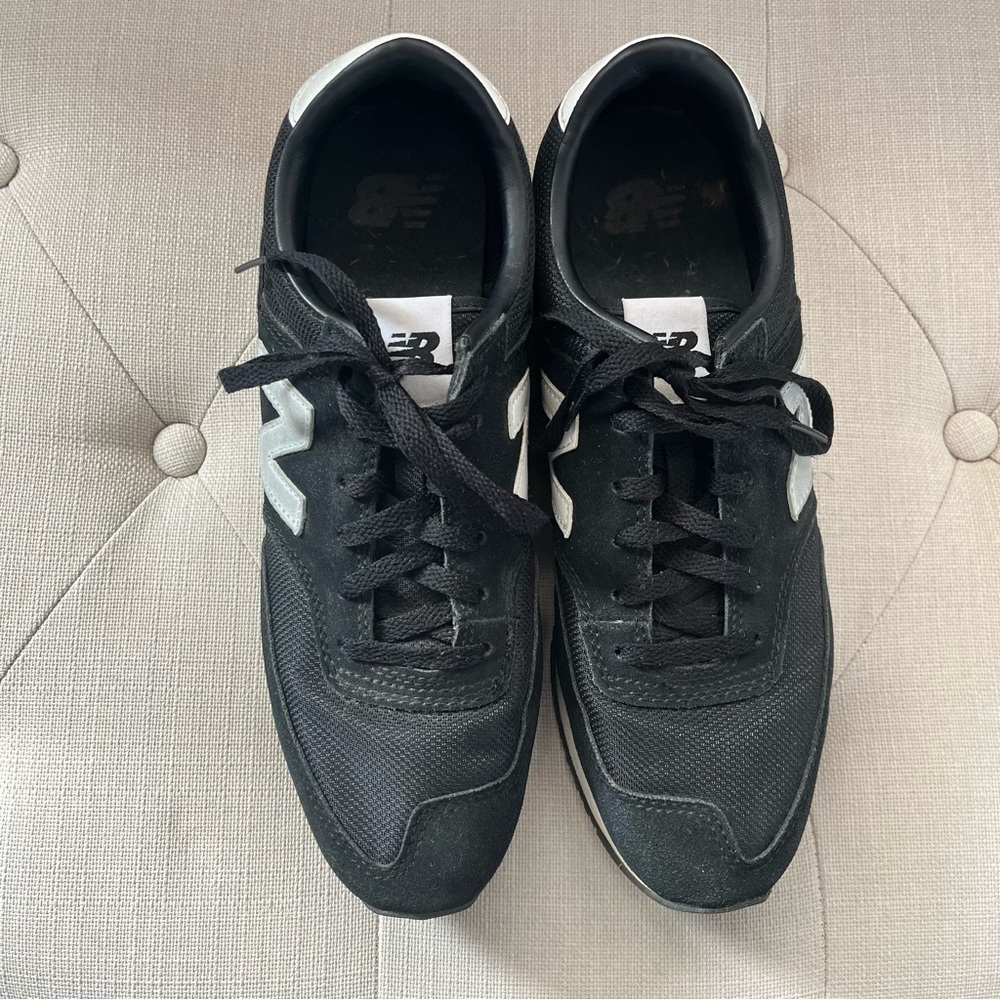 New Balance Black & White 620’s Size 10 Pre Loved.